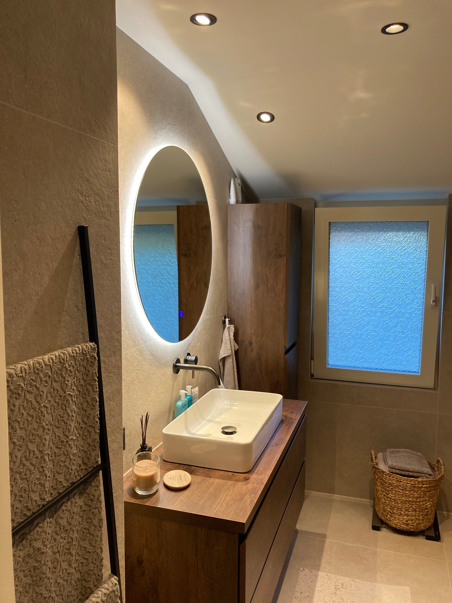 Kolomkast Tieme mat donker eiken 160x35x35cm