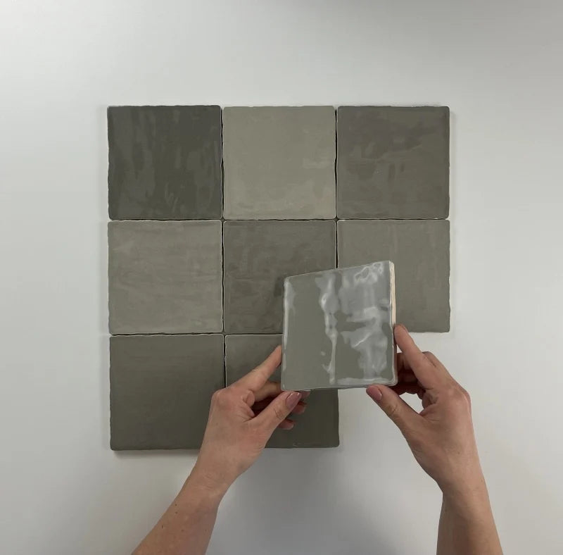 Moos Gray gloss hand shape 13x13