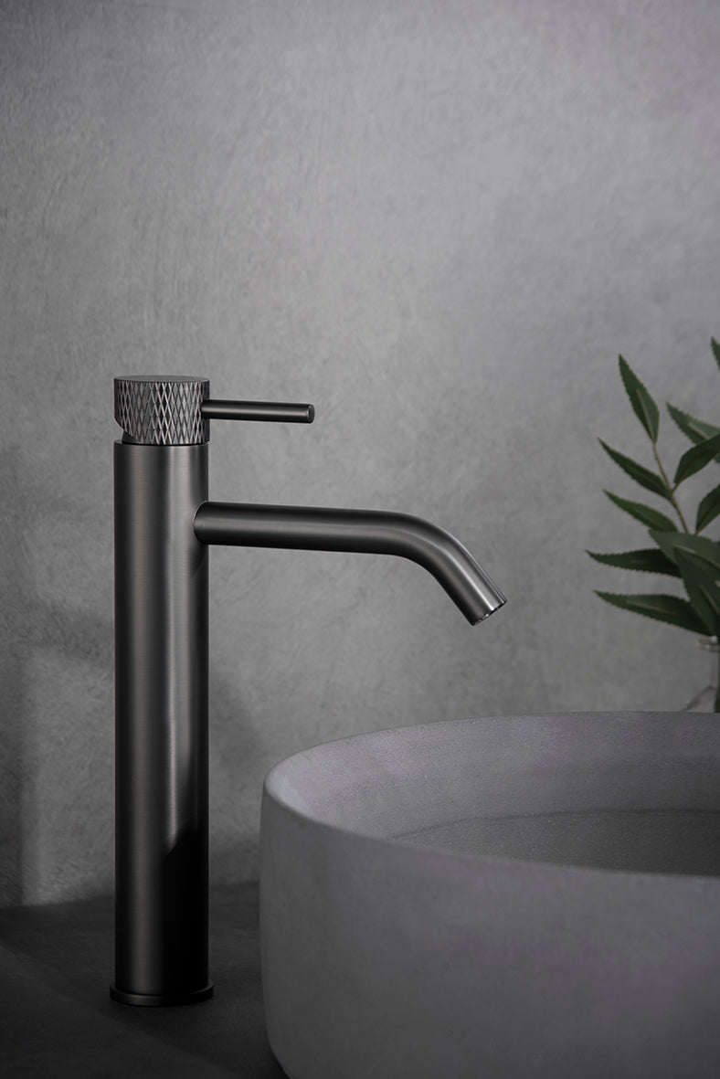 Ribbd XL wastafelkraan hoog met coldstart gunmetal PVD