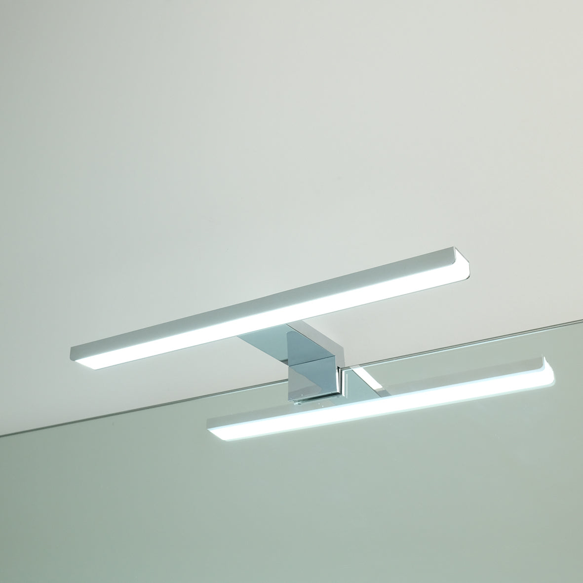 Tigris LED-badkamerverlichting 300mm - zijaanzicht