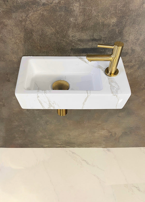 Fonteinset Rhea S mini rechts carrara, kraan, sifon en afvoerplug | 36x18x9cm | Geborsteld messing