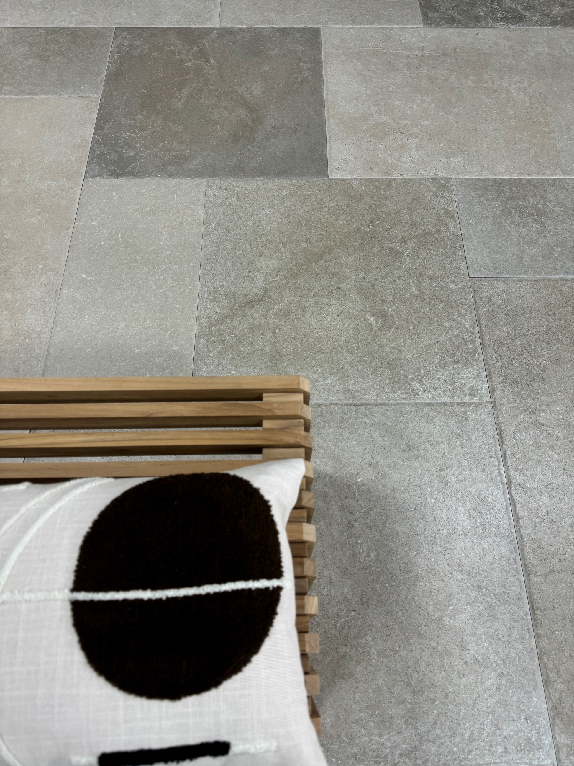 Chantilly Melange Nuit 30x30 chip - WDtegels