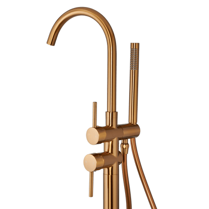 Detail van vrijstaande badkraan met handdouche Armonio in brons