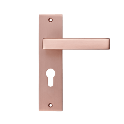 Deurklink Nola in koper met cilindergat 55 mm