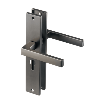 Deurklink Fano in gun metal met cilindergat 55 mm