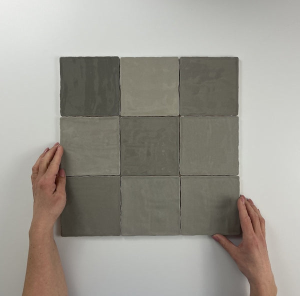 Forma de mano brillante Moos Gray 13x13