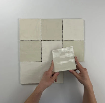 Moos Marfil brillo forma de mano 13x13