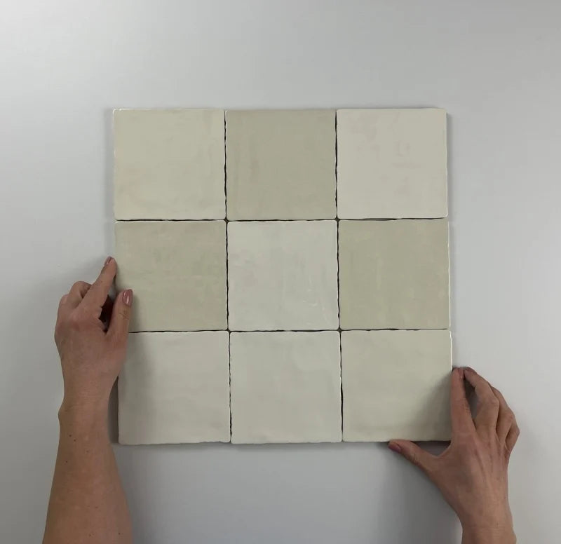 Moos Marfil brillo forma de mano 13x13