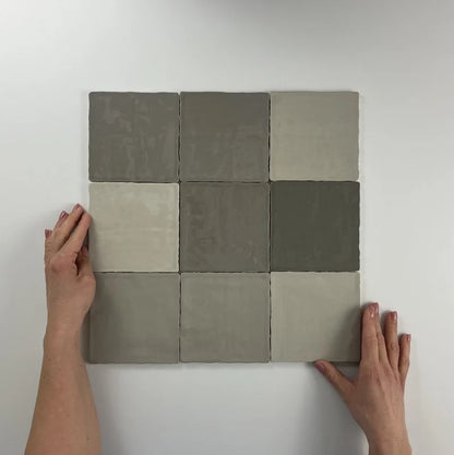 Moos Taupe glans handvorm 13x13