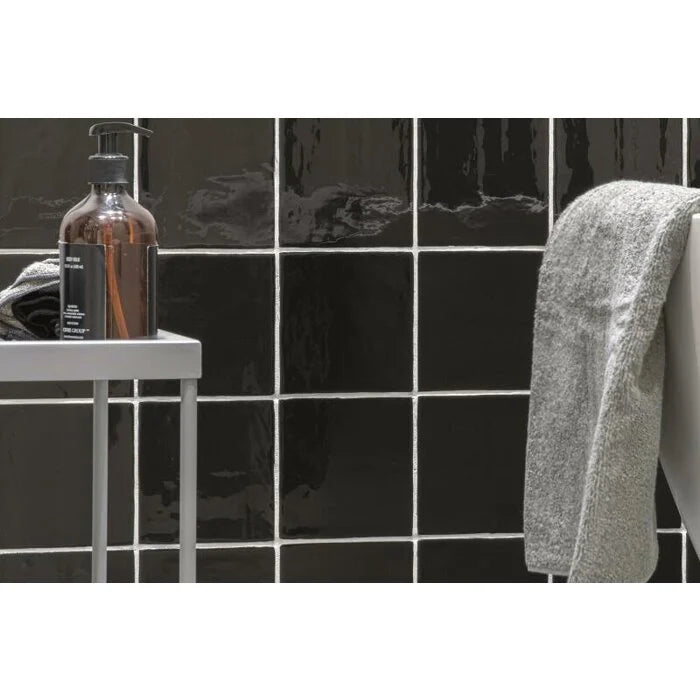 Old Dutch white tiles Black 13x13